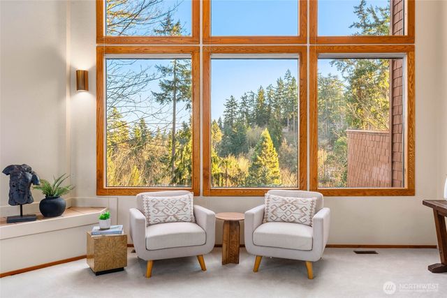 9261 SE 46th Street, Mercer Island, WA 98040