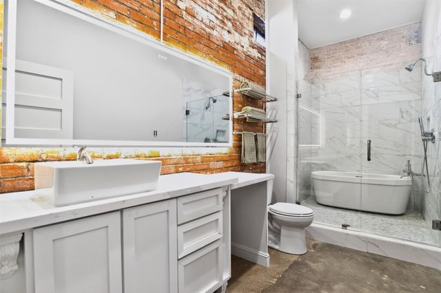 112 E Goliad Avenue, Crockett, TX 75835