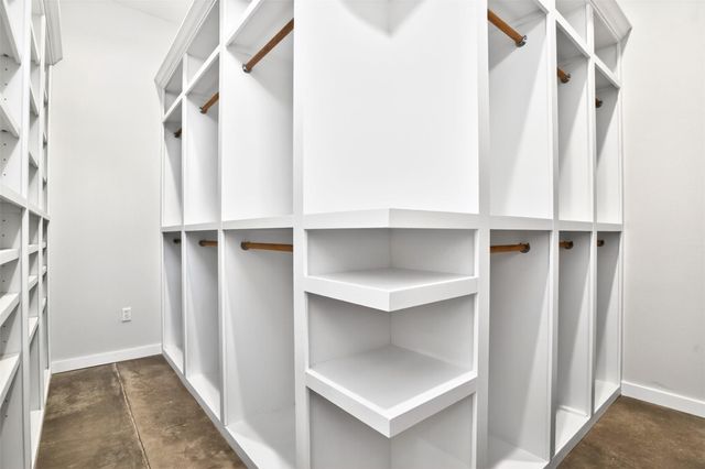 112 E Goliad Avenue, Crockett, TX 75835