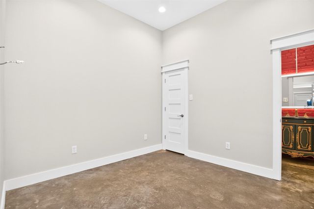 112 E Goliad Avenue, Crockett, TX 75835