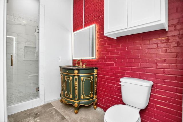 112 E Goliad Avenue, Crockett, TX 75835