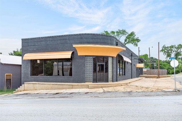 112 E Goliad Avenue, Crockett, TX 75835