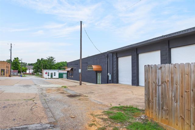 112 E Goliad Avenue, Crockett, TX 75835