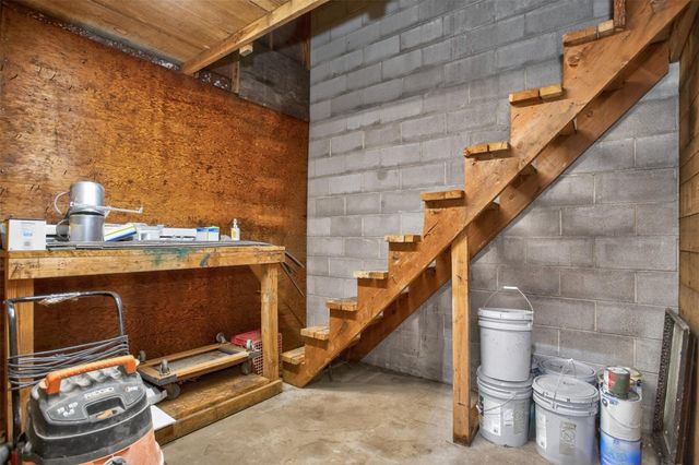 112 E Goliad Avenue, Crockett, TX 75835