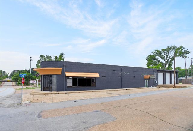 112 E Goliad Avenue, Crockett, TX 75835