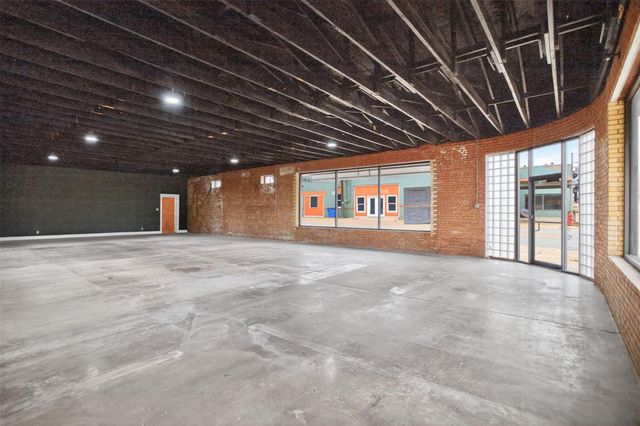 112 E Goliad Avenue, Crockett, TX 75835