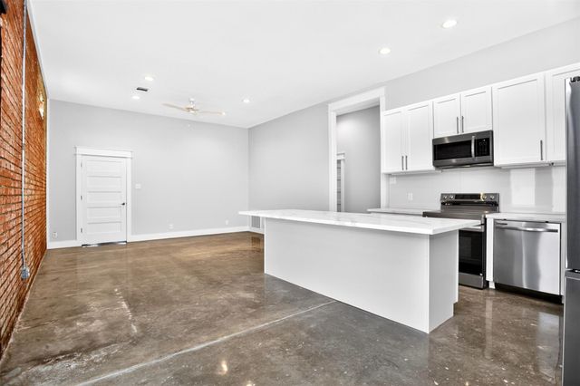 112 E Goliad Avenue, Crockett, TX 75835