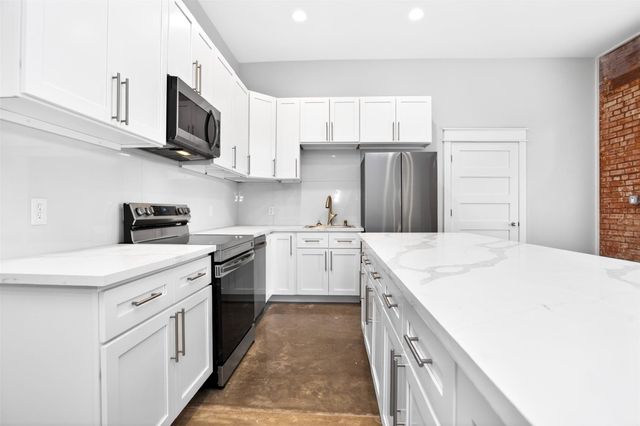 112 E Goliad Avenue, Crockett, TX 75835