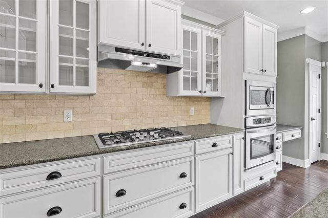 5730 Summerset Woods Drive, Alto, MI 49302