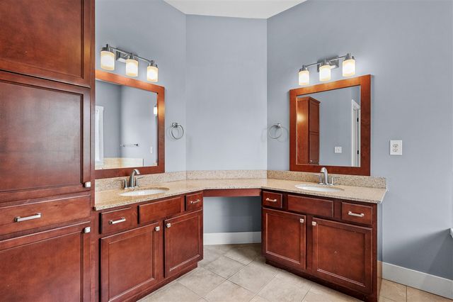 5730 Summerset Woods Drive, Alto, MI 49302