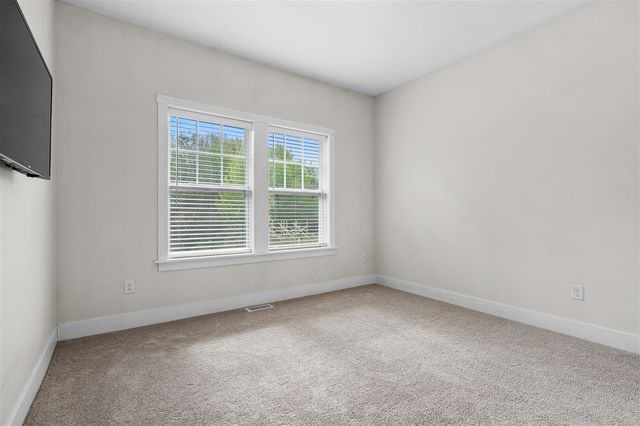 5730 Summerset Woods Drive, Alto, MI 49302