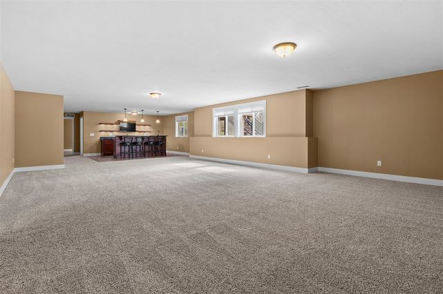 5730 Summerset Woods Drive, Alto, MI 49302