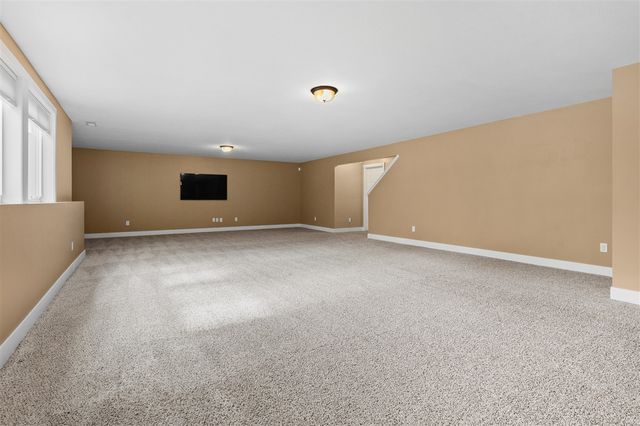 5730 Summerset Woods Drive, Alto, MI 49302