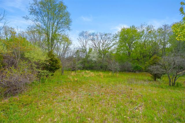 5730 Summerset Woods Drive, Alto, MI 49302