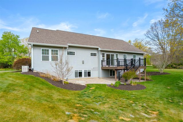 5730 Summerset Woods Drive, Alto, MI 49302