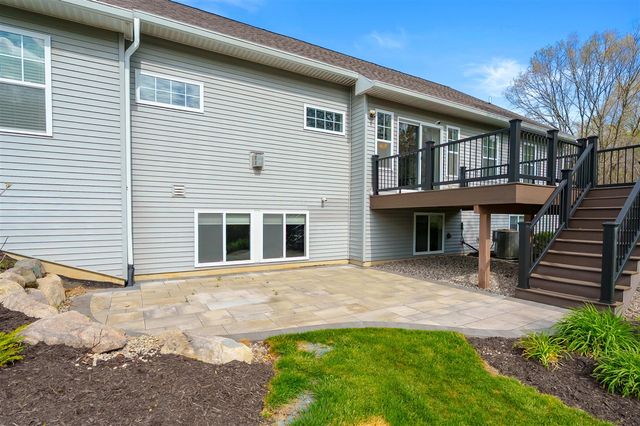 5730 Summerset Woods Drive, Alto, MI 49302