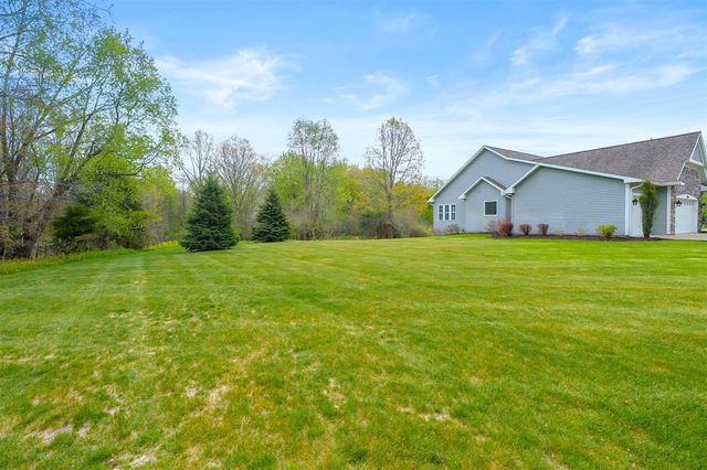5730 Summerset Woods Drive, Alto, MI 49302