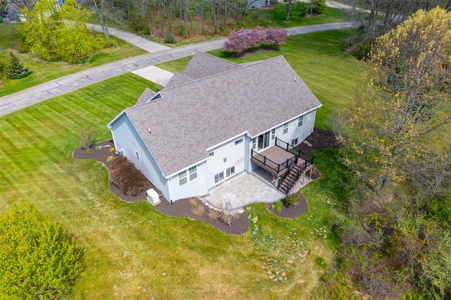 5730 Summerset Woods Drive, Alto, MI 49302