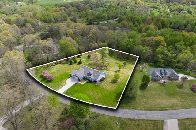 5730 Summerset Woods Drive, Alto, MI 49302