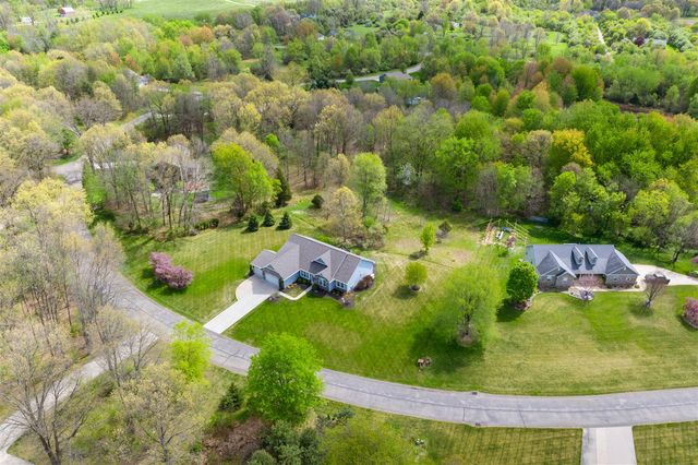 5730 Summerset Woods Drive, Alto, MI 49302
