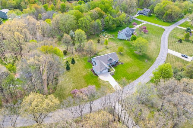5730 Summerset Woods Drive, Alto, MI 49302