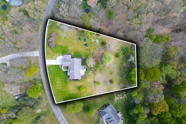 5730 Summerset Woods Drive, Alto, MI 49302