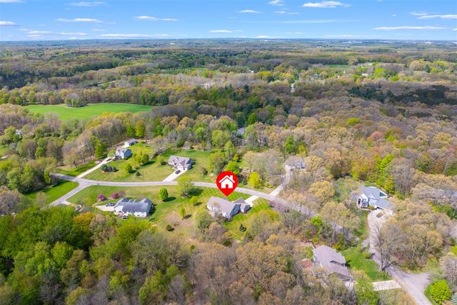 5730 Summerset Woods Drive, Alto, MI 49302