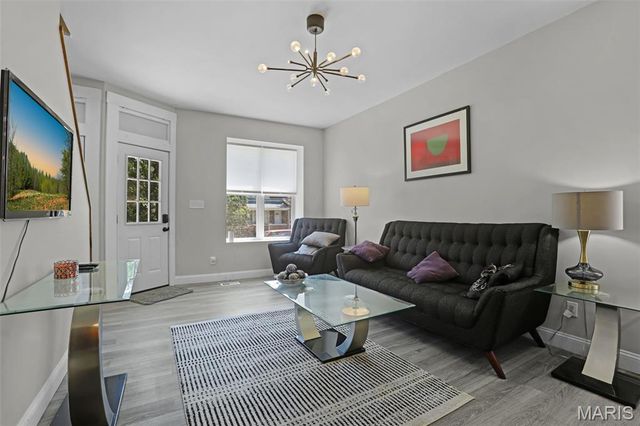 3637 S Compton Avenue, St Louis, MO 63118