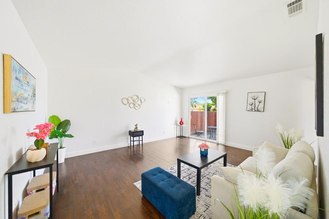 5700 48th Ave, Sacramento, CA 95823