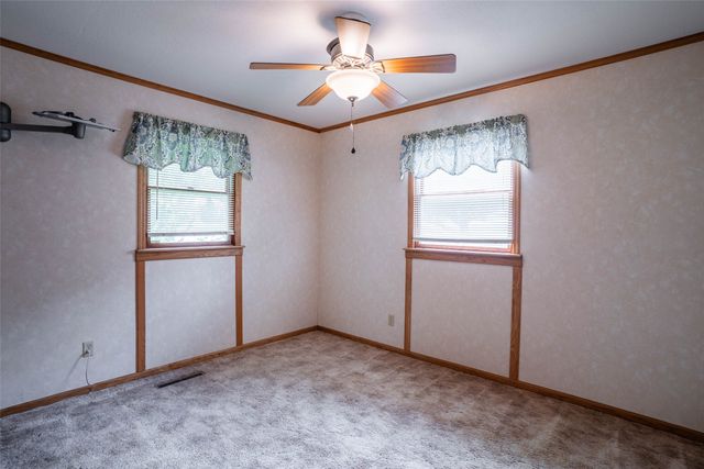 1429 W 1st Street, Pella, IA 50219