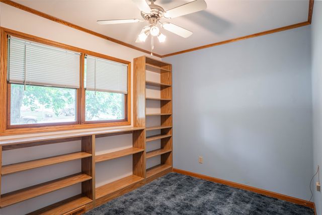 1429 W 1st Street, Pella, IA 50219