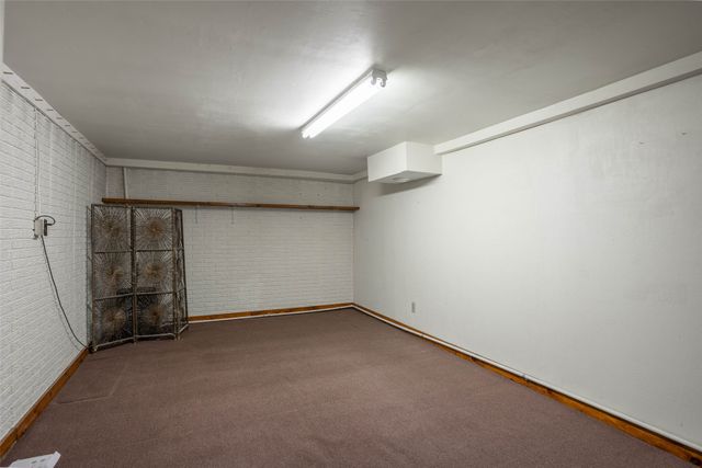 1429 W 1st Street, Pella, IA 50219