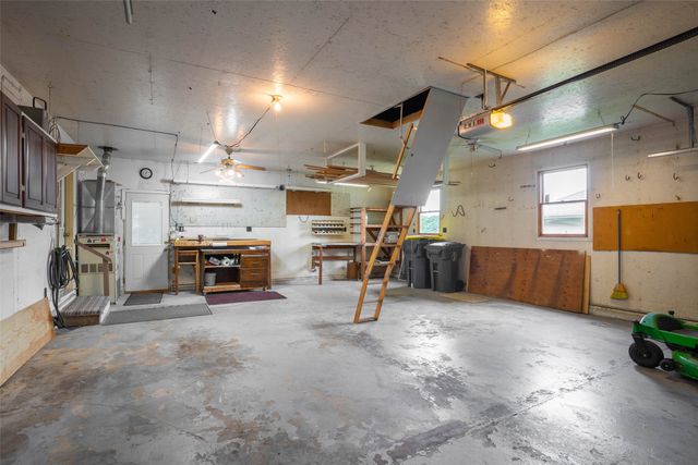 1429 W 1st Street, Pella, IA 50219