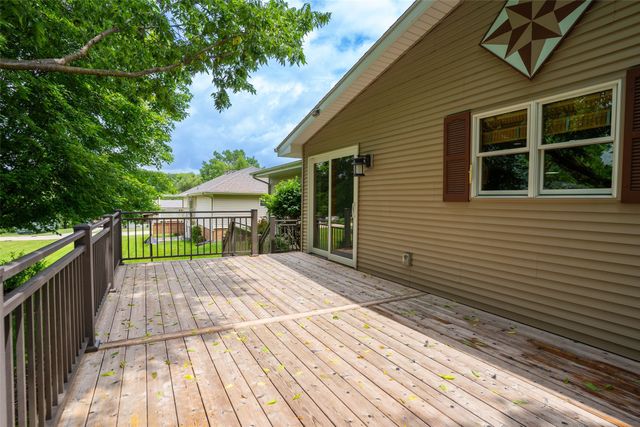 1429 W 1st Street, Pella, IA 50219