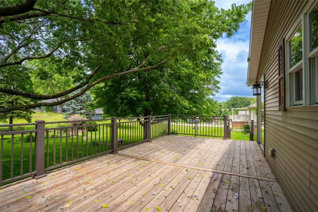 1429 W 1st Street, Pella, IA 50219