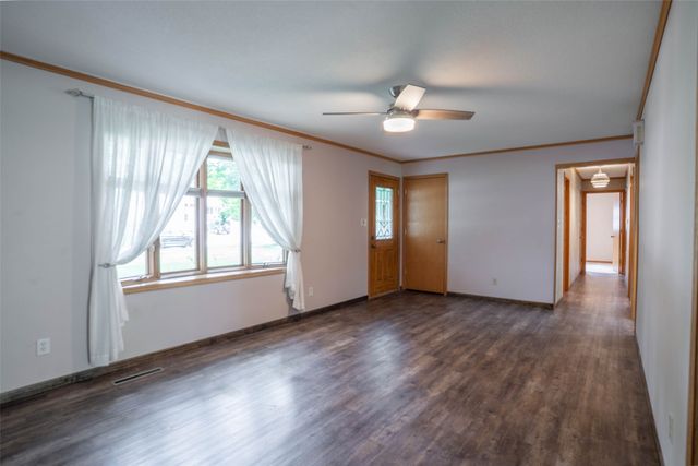 1429 W 1st Street, Pella, IA 50219