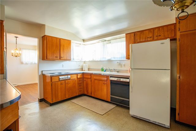 104 Appletree Drive, Brighton Twp, PA 15009