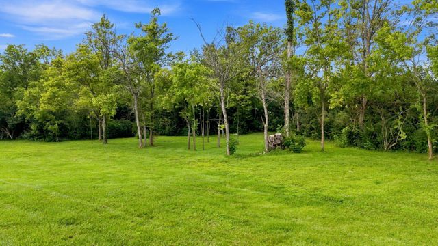 140 Cave Run Boulevard, Versailles, KY 40383