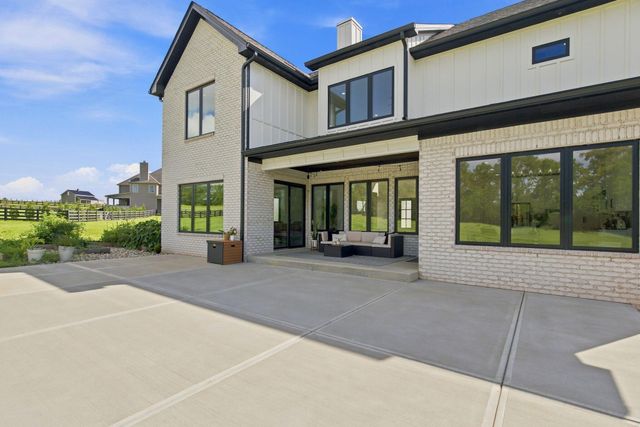 140 Cave Run Boulevard, Versailles, KY 40383