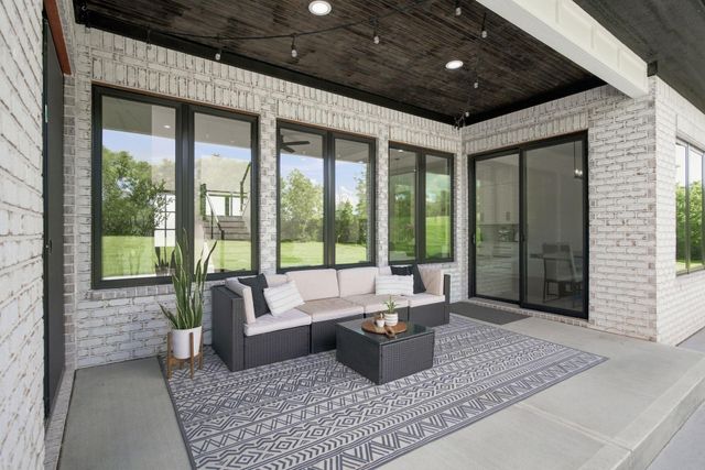 140 Cave Run Boulevard, Versailles, KY 40383