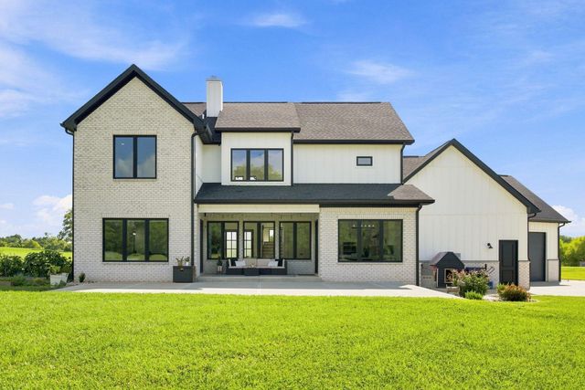 140 Cave Run Boulevard, Versailles, KY 40383
