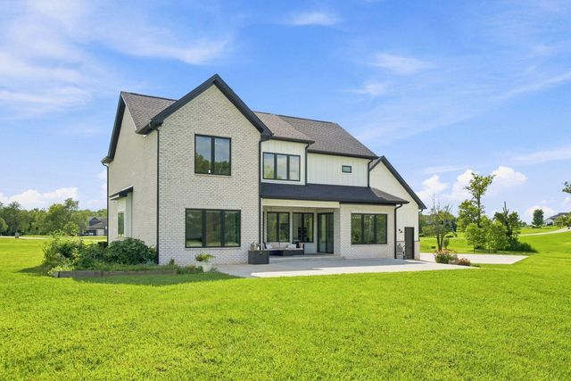 140 Cave Run Boulevard, Versailles, KY 40383