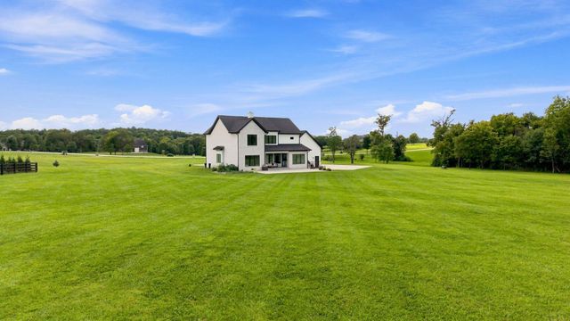 140 Cave Run Boulevard, Versailles, KY 40383