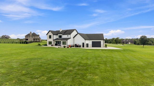 140 Cave Run Boulevard, Versailles, KY 40383