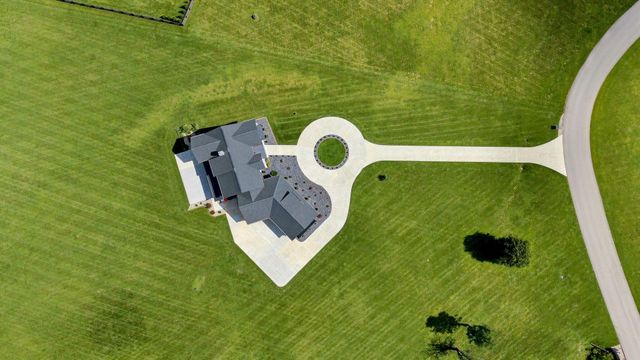 140 Cave Run Boulevard, Versailles, KY 40383