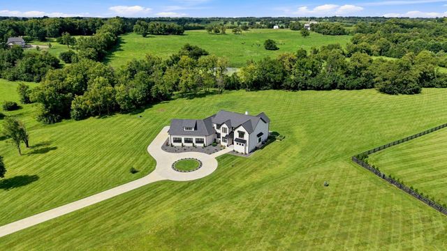 140 Cave Run Boulevard, Versailles, KY 40383