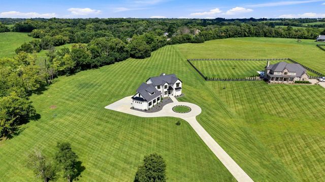 140 Cave Run Boulevard, Versailles, KY 40383