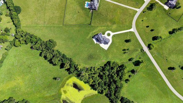 140 Cave Run Boulevard, Versailles, KY 40383