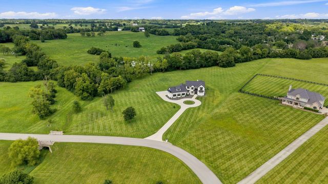 140 Cave Run Boulevard, Versailles, KY 40383