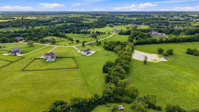 140 Cave Run Boulevard, Versailles, KY 40383